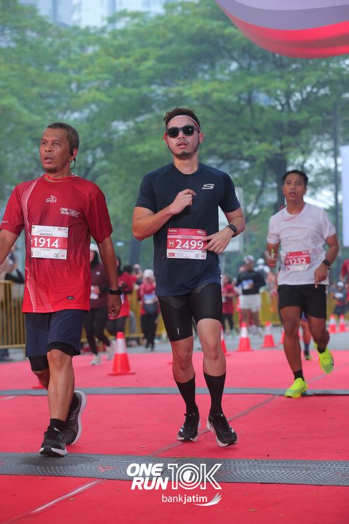 Race photo from ONE RUN 10 K