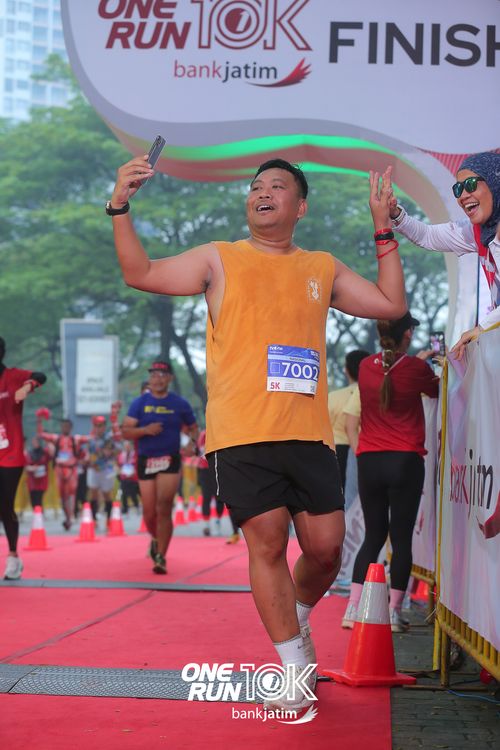 Race photo from ONE RUN 10 K