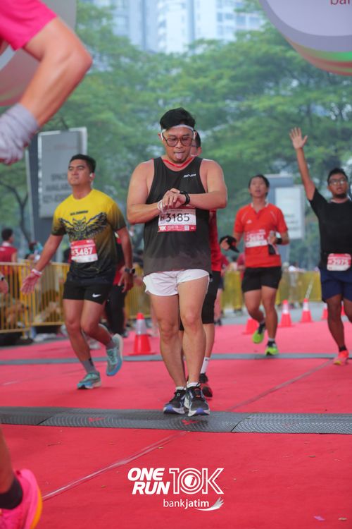 Race photo from ONE RUN 10 K