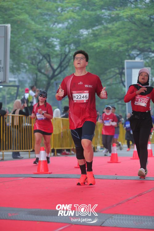Race photo from ONE RUN 10 K