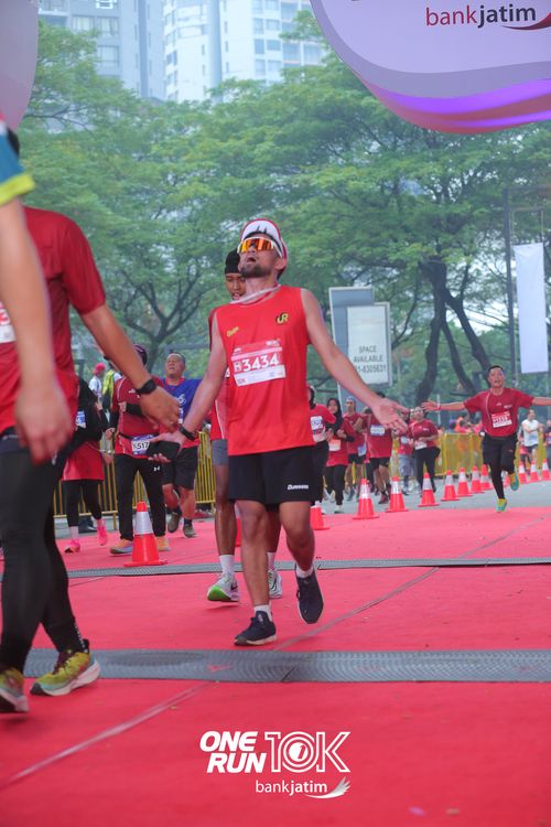 Race photo from ONE RUN 10 K