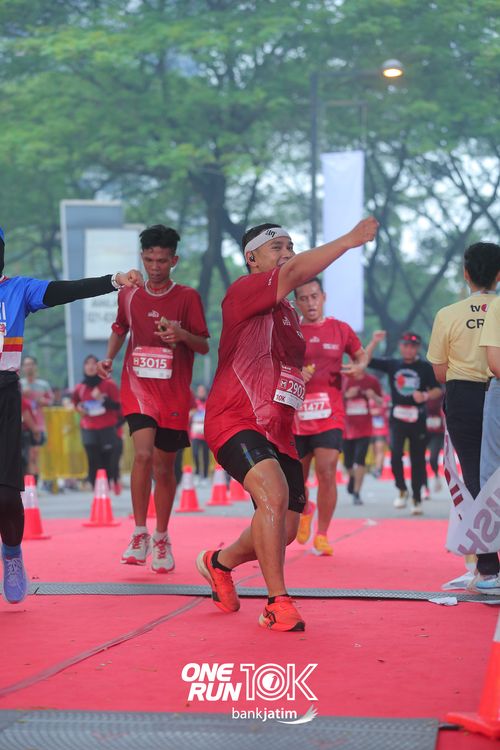 Race photo from ONE RUN 10 K