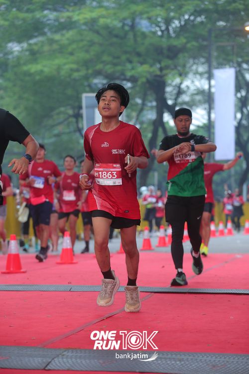 Race photo from ONE RUN 10 K