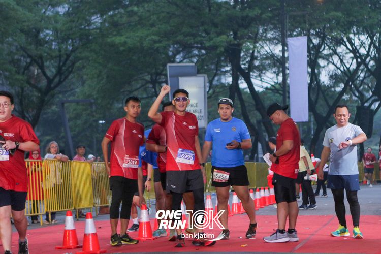 Race photo from ONE RUN 10 K