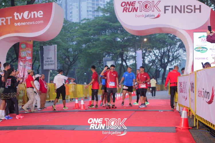 Race photo from ONE RUN 10 K
