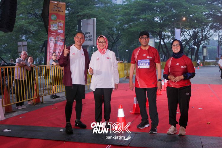 Race photo from ONE RUN 10 K