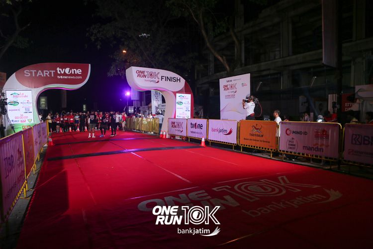 Race photo from ONE RUN 10 K