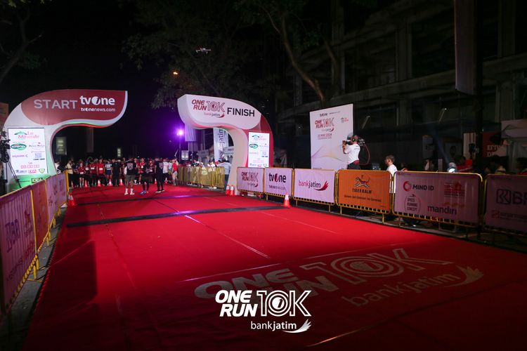 Race photo from ONE RUN 10 K