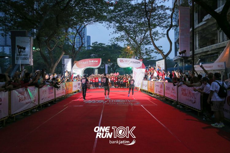 Race photo from ONE RUN 10 K