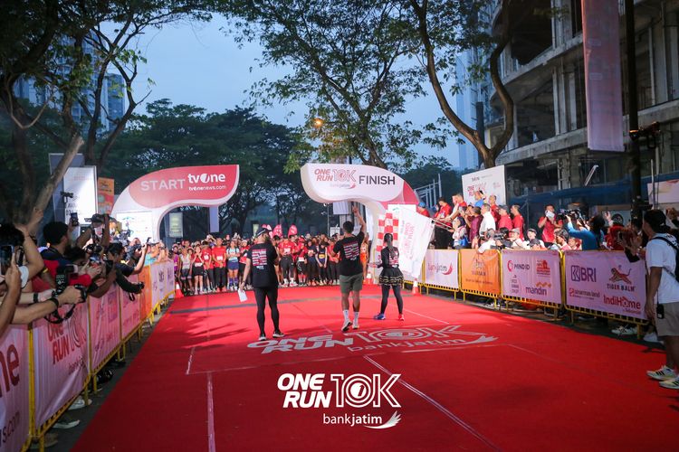 Race photo from ONE RUN 10 K