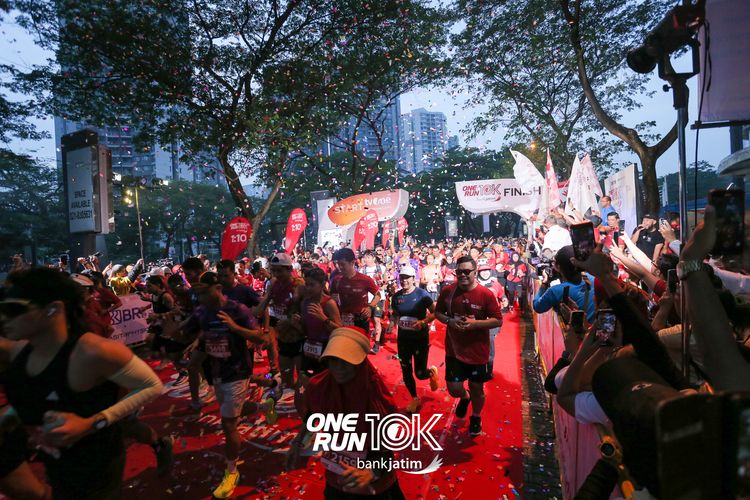Race photo from ONE RUN 10 K