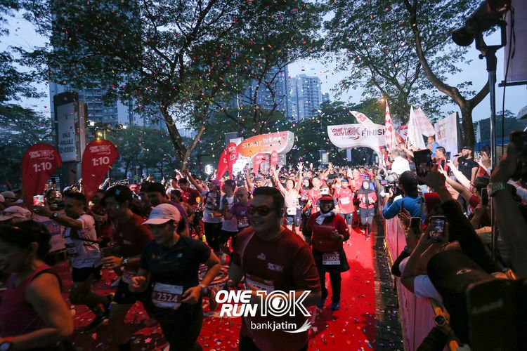 Race photo from ONE RUN 10 K