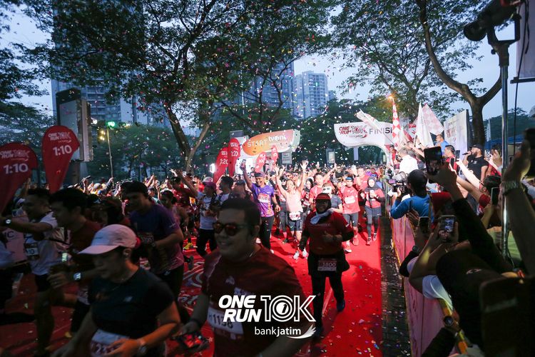 Race photo from ONE RUN 10 K
