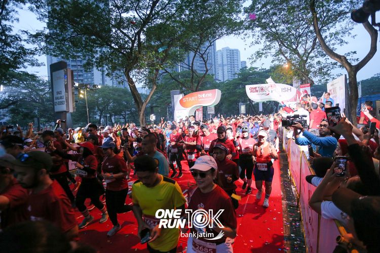 Race photo from ONE RUN 10 K