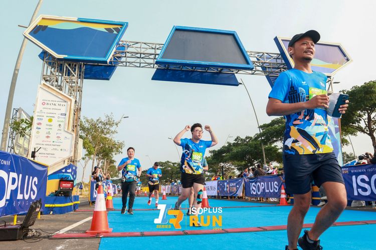 Race photo from ISOPlus Run 2024 Jakarta