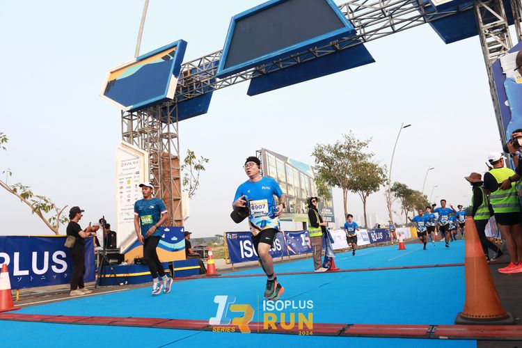 Race photo from ISOPlus Run 2024 Jakarta