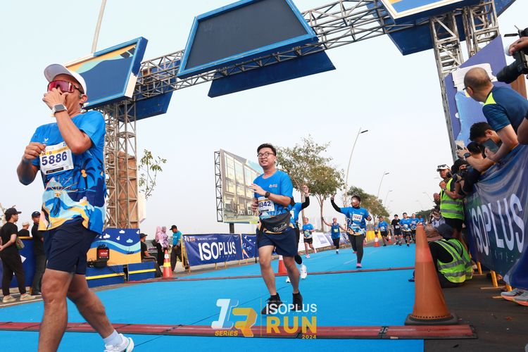 Race photo from ISOPlus Run 2024 Jakarta
