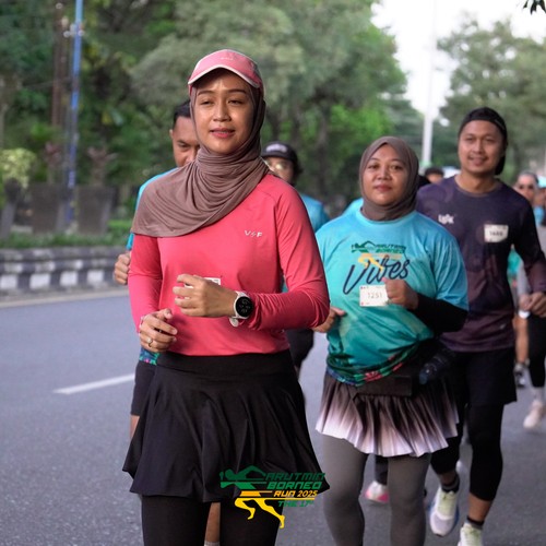 Race photo from VIBES AND STRENGTH CAMP ABR 2025