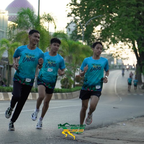 Race photo from VIBES AND STRENGTH CAMP ABR 2025