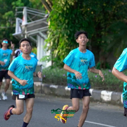 Race photo from VIBES AND STRENGTH CAMP ABR 2025