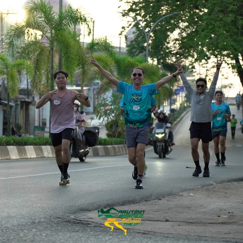 Race photo from VIBES AND STRENGTH CAMP ABR 2025