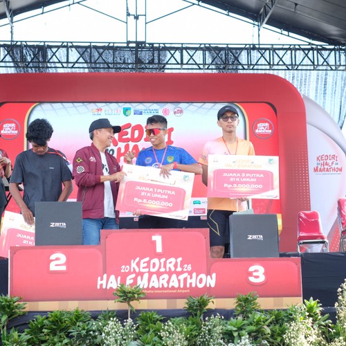 Race photo from KEDIRI HALF MARATHON 2026