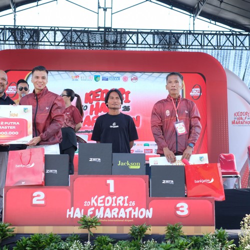 Race photo from KEDIRI HALF MARATHON 2026