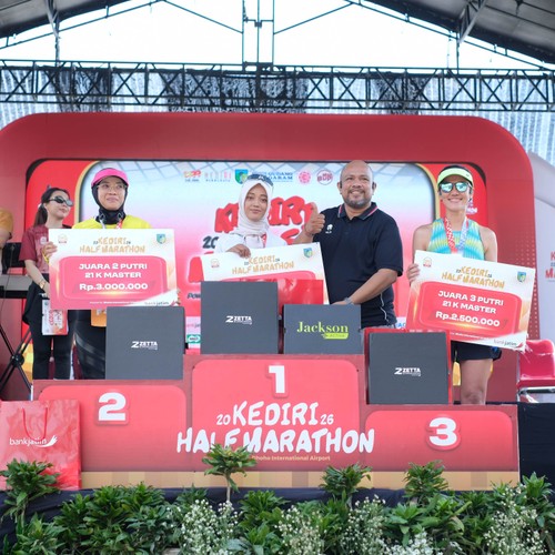 Race photo from KEDIRI HALF MARATHON 2026