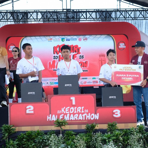 Race photo from KEDIRI HALF MARATHON 2026