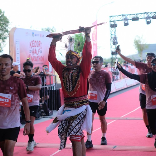 Race photo from KEDIRI HALF MARATHON 2026