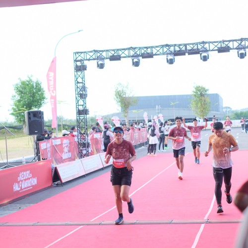 Race photo from KEDIRI HALF MARATHON 2026