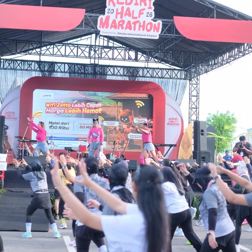 Race photo from KEDIRI HALF MARATHON 2026