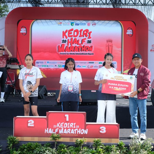 Race photo from KEDIRI HALF MARATHON 2026