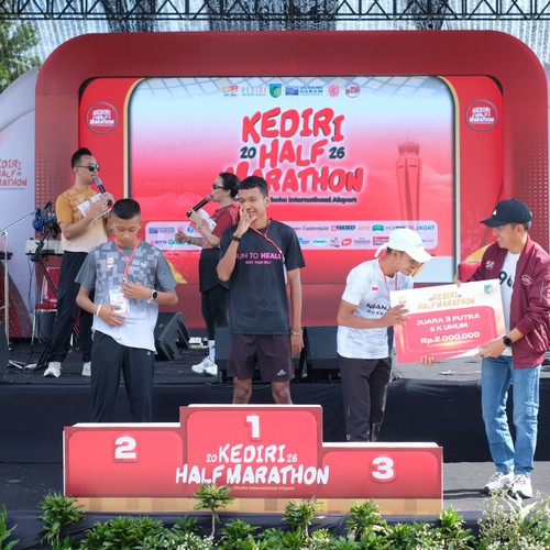 Race photo from KEDIRI HALF MARATHON 2026