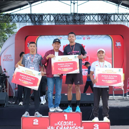Race photo from KEDIRI HALF MARATHON 2026
