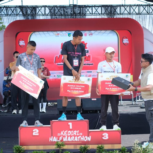 Race photo from KEDIRI HALF MARATHON 2026