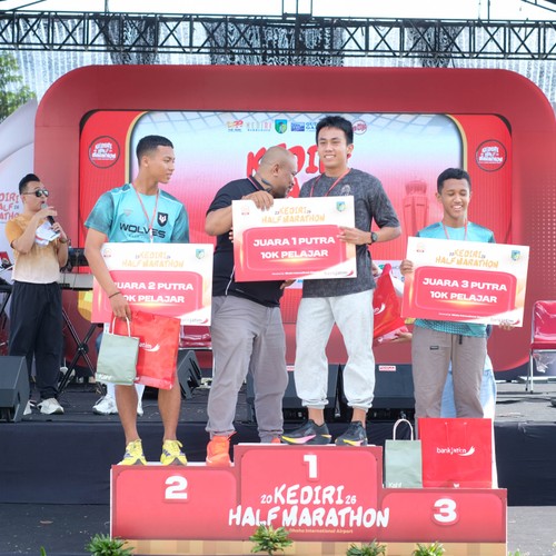 Race photo from KEDIRI HALF MARATHON 2026