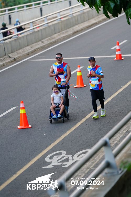 Race photo from KBP City Run 2024