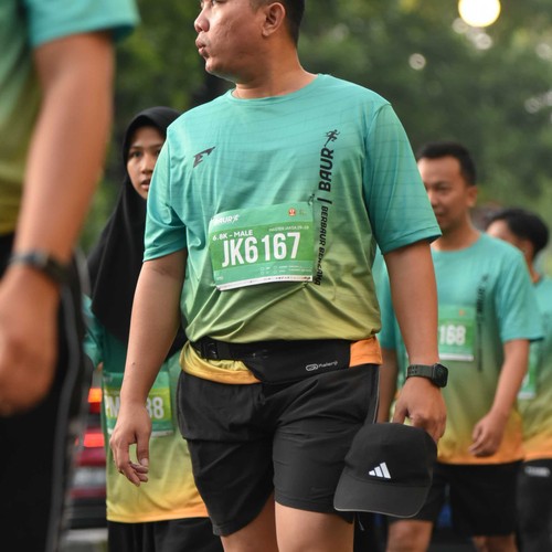 Race photo from BAUR RUN 2025