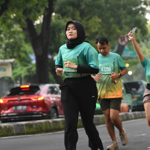 Race photo from BAUR RUN 2025