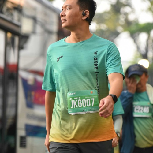 Race photo from BAUR RUN 2025