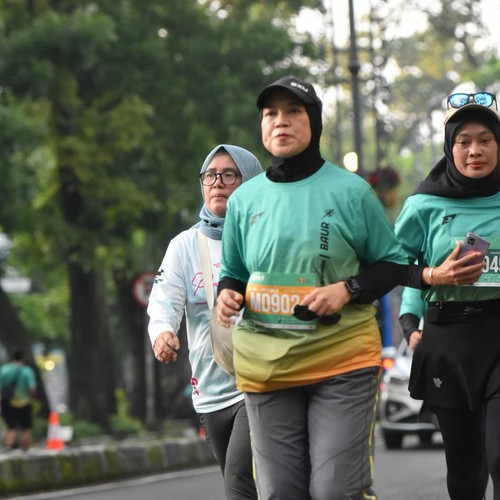 Race photo from BAUR RUN 2025