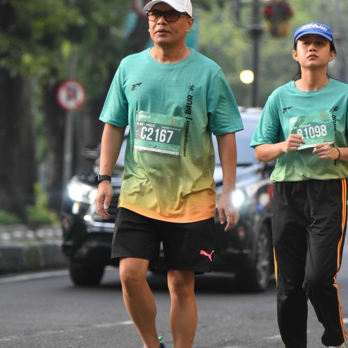 Race photo from BAUR RUN 2025