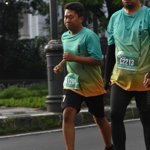 Race photo from BAUR RUN 2025