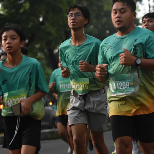 Race photo from BAUR RUN 2025