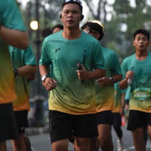 Race photo from BAUR RUN 2025