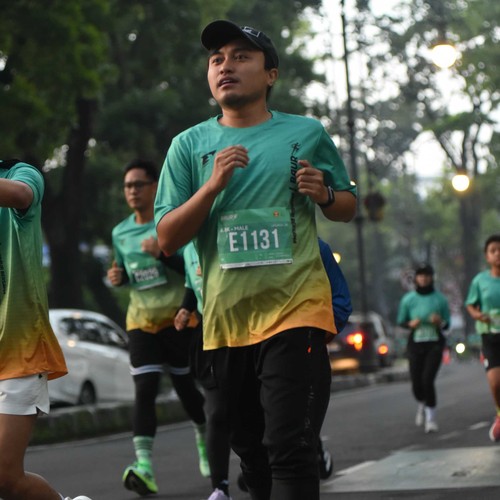 Race photo from BAUR RUN 2025