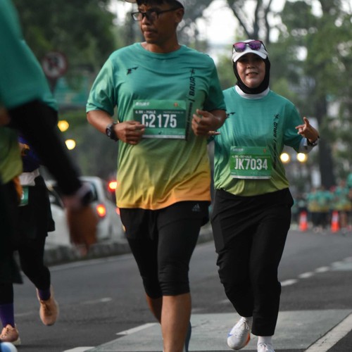 Race photo from BAUR RUN 2025