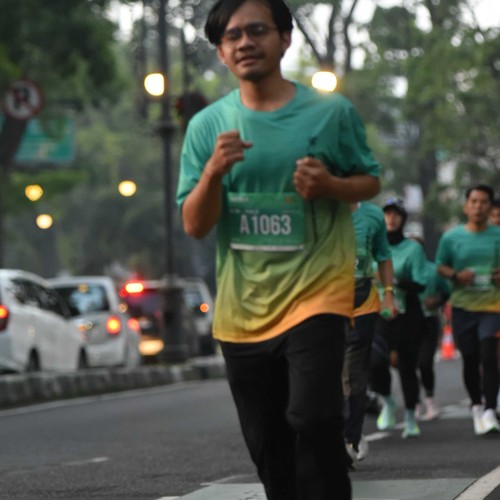 Race photo from BAUR RUN 2025