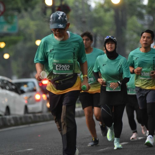 Race photo from BAUR RUN 2025